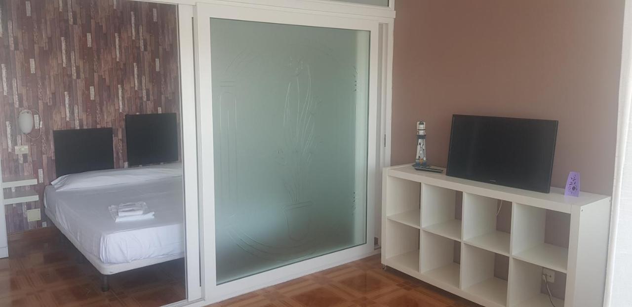Aparthotel Corcubion Playa De Quenxe Rom bilde