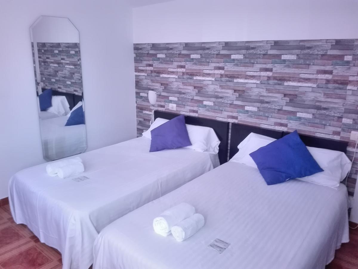 Aparthotel Corcubion Playa De Quenxe Eksteriør bilde